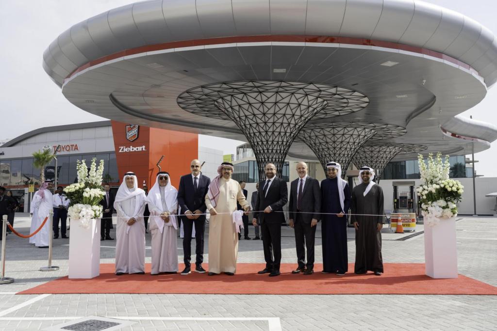 Ebrahim K. Kanoo opens petrol station near King Fahd Causeway